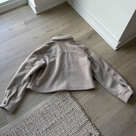Beige H&M Fuzzy Cropped Jacket - Picture 3 of 3